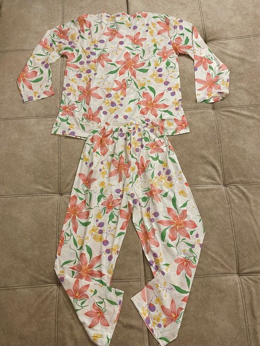 Pijama florala, noua cu eticheta