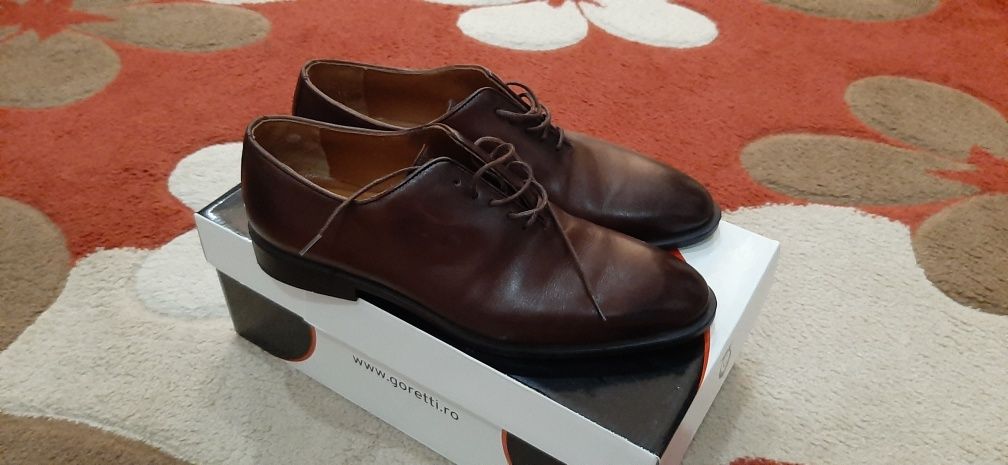 Pantofi eleganți GORETTI (mărime 40)