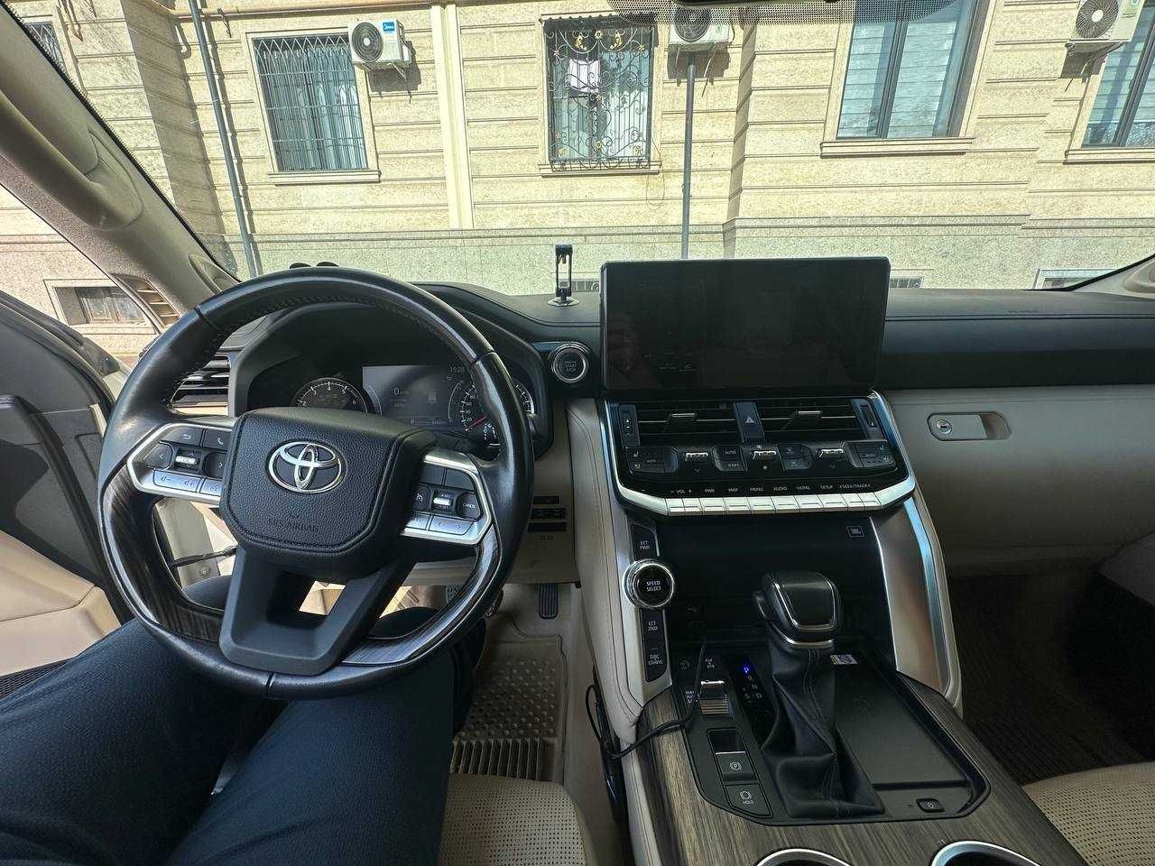 Toyota prado land cruiser 300
