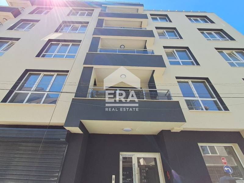 Продава се Двустаен апартамент в Варна, Аспарухово - 64 кв.м за 2105 €/кв.м - Снимка #2