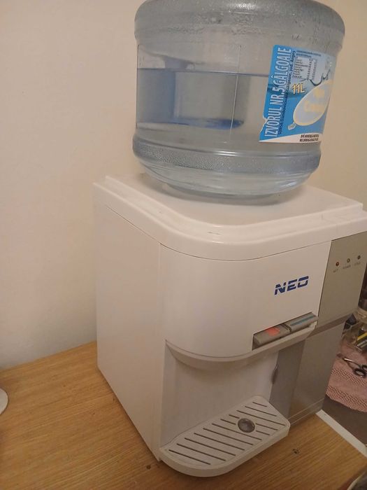 Dozator de apa Neo