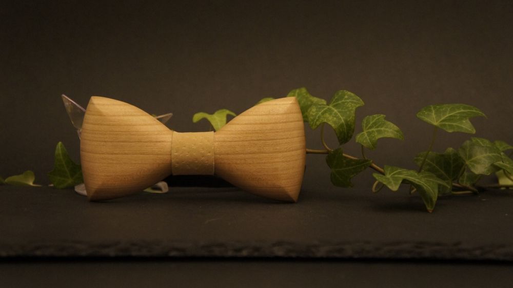 Ръчно изработени дървени папийонки