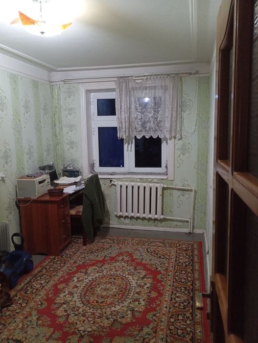 Центрда 3 хонали 4 этажда сотиладии