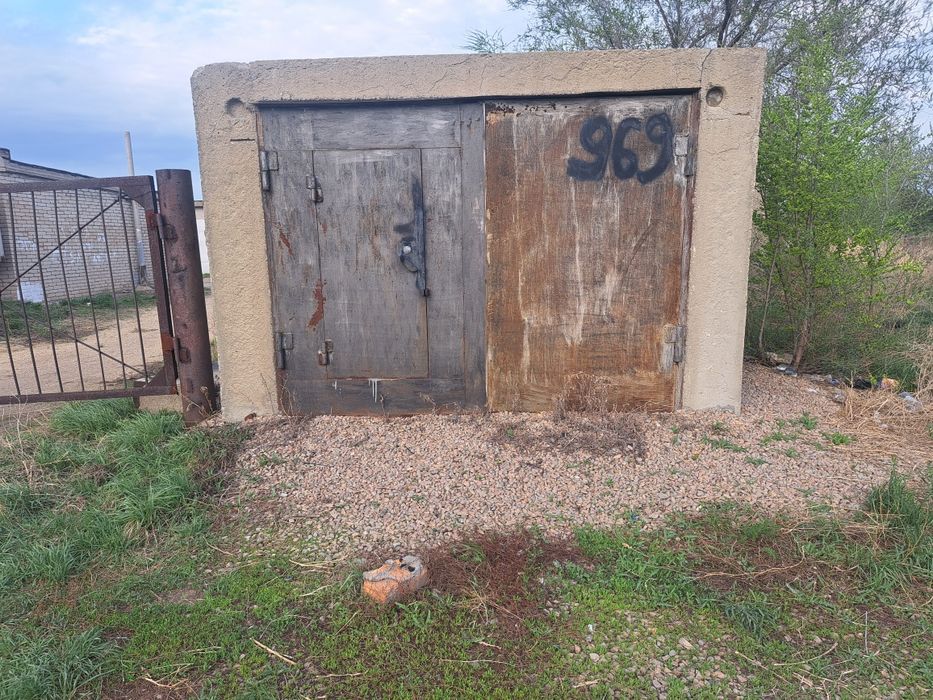 Продам гараж отдельно стоящий.  Заря.