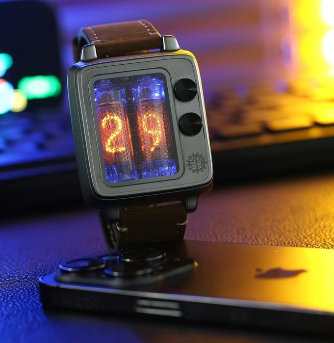 Наручные часы с газоразрядными лампами IN-16 (Nixie)