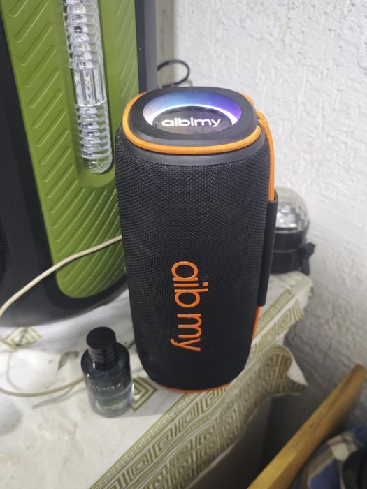 Продам блютуз колонку