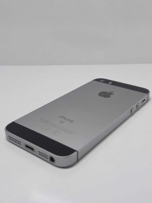 iPhone SE 16GB Перфектен