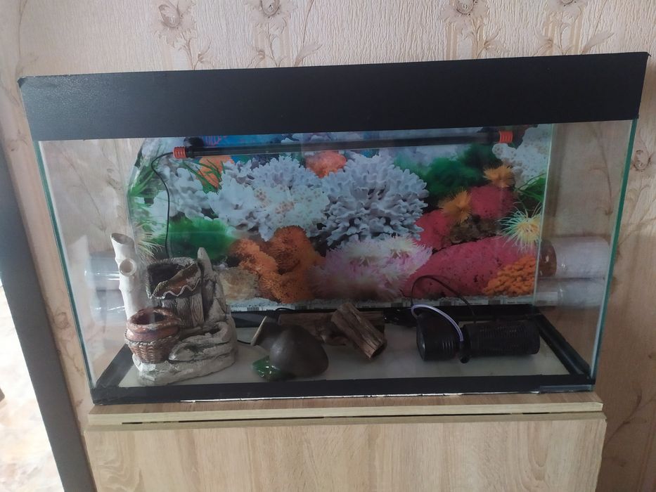 Продам аквариум 80 литров
