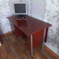 Продам письменный стол, монитор, компьютерное кресло