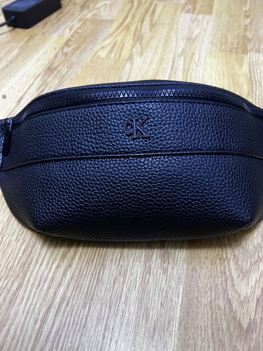 Borseta ck neagra cu bretea scurta