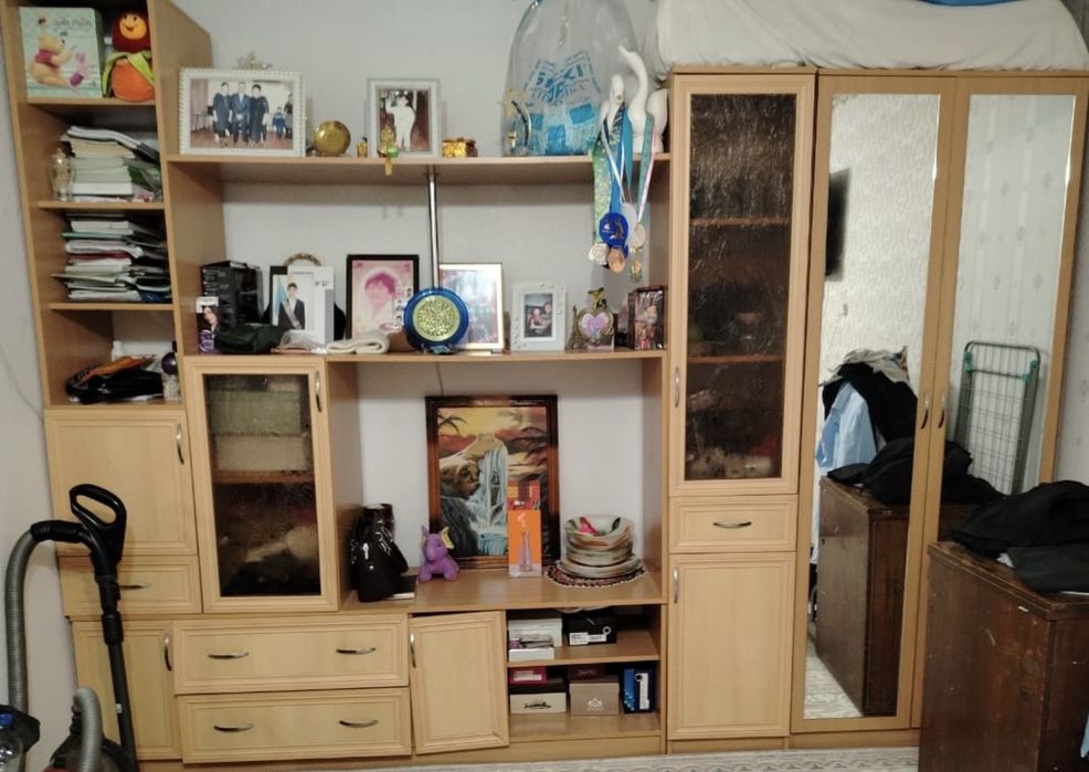 Горка-стенка и шифоньер