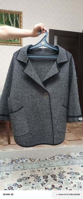 Женское стильное пальто-жакет