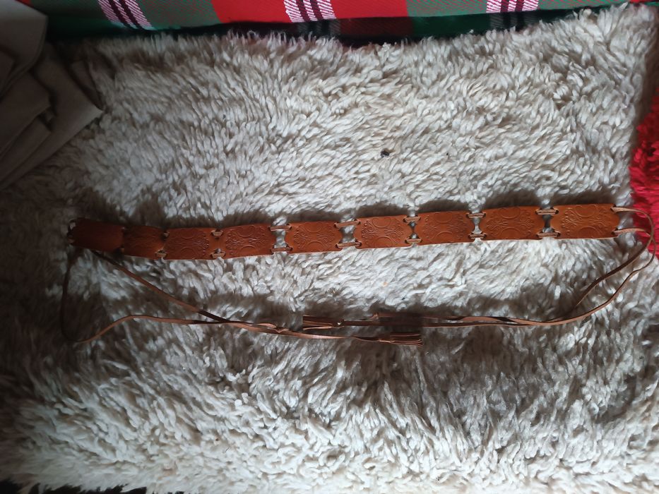 Стар кожен колан