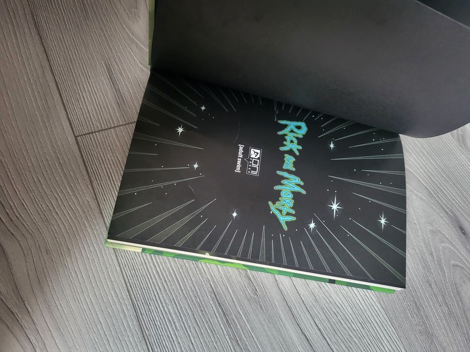 Комиксы, книга Рик и Морти