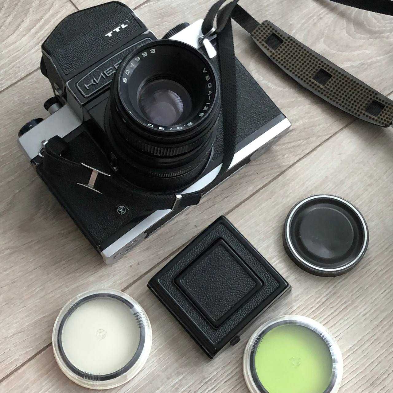 Киев 6c средноформатен филмов фотоапарат с обектив Vega 12b 90мм F/2.8