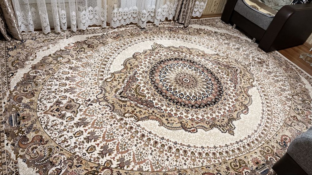 Продам большой ковёр в восточном стиле