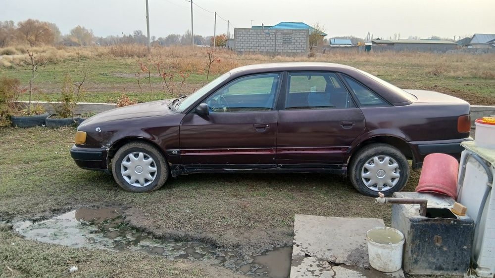 Машина Ауди 100 С4 2,3  на ходу