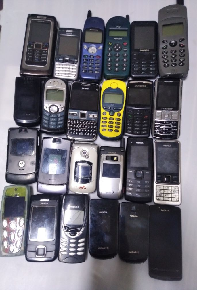 Продам телефон motorola