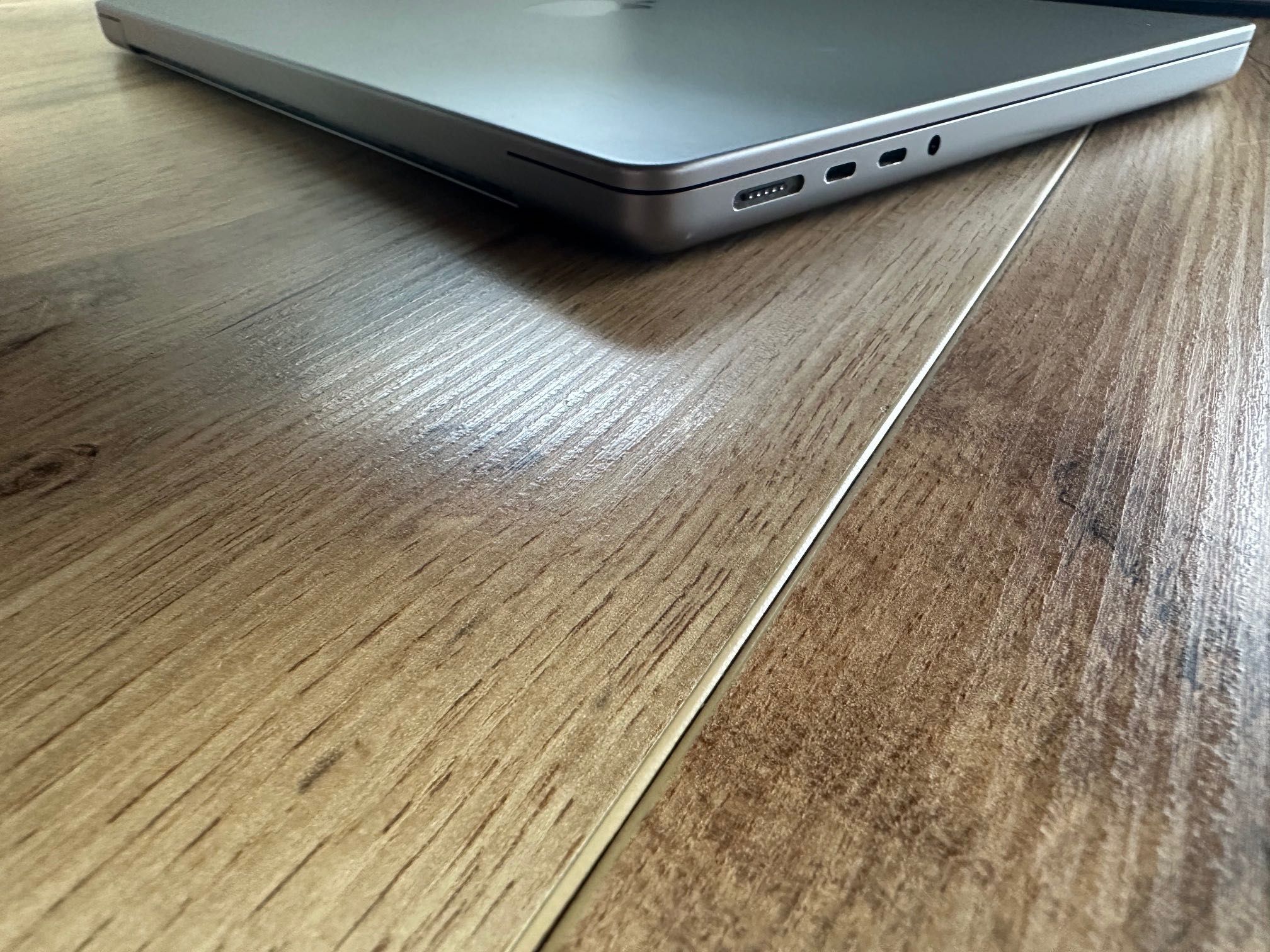 MacBook Pro 14" M2 MAX 12-Core CPU, 30- Core GPU, 64GB RAM, 512GB SSD
