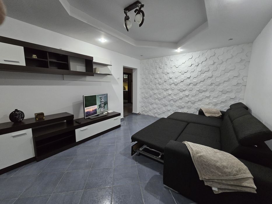 Inchiriez apartament 3 camere în regim hotelier Târg Crăciun Craiova