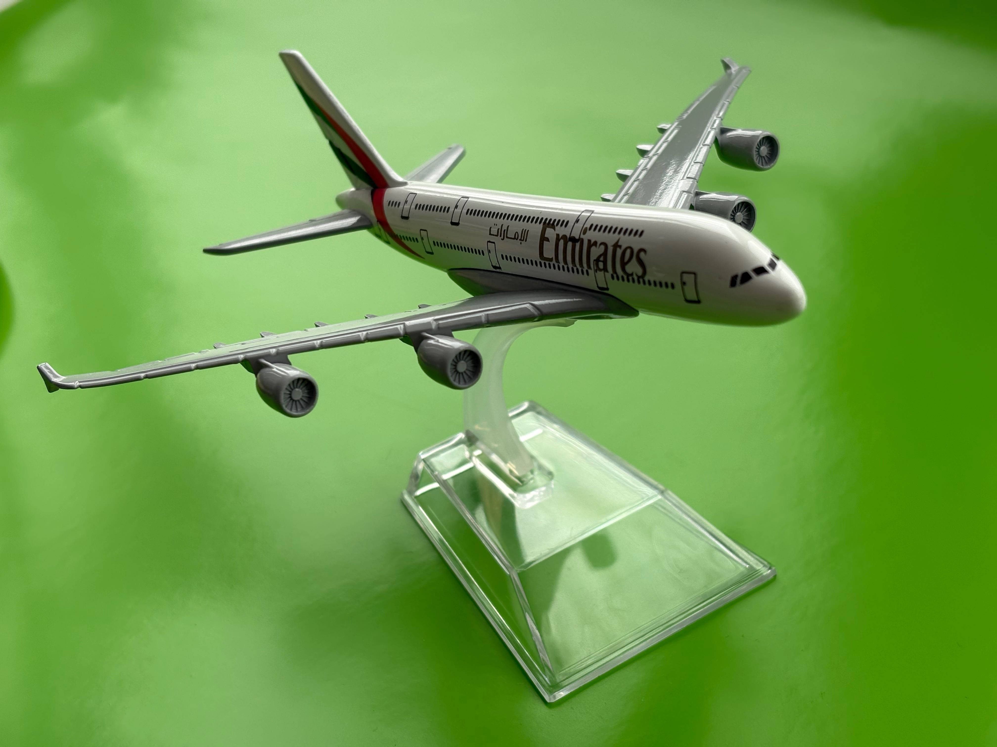 Airbus A380 Emirates модел