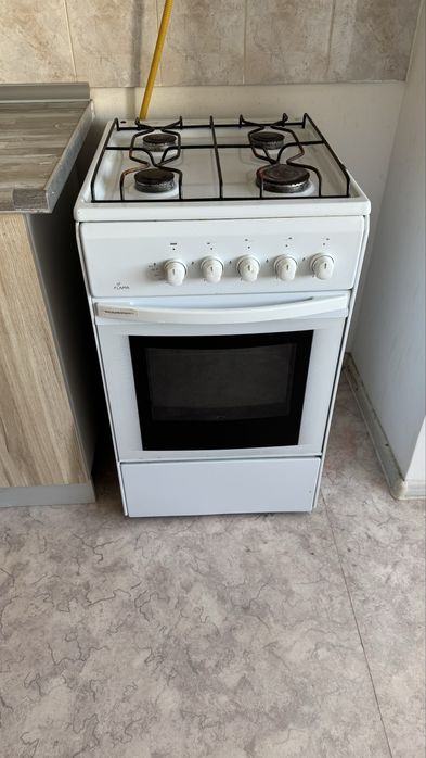 Газовая плита в хорошем сост