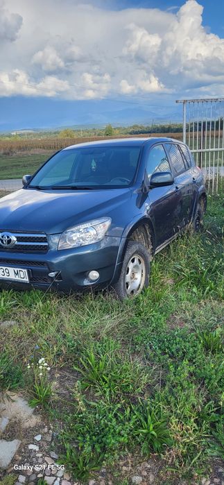 vând Toyota Rav 4