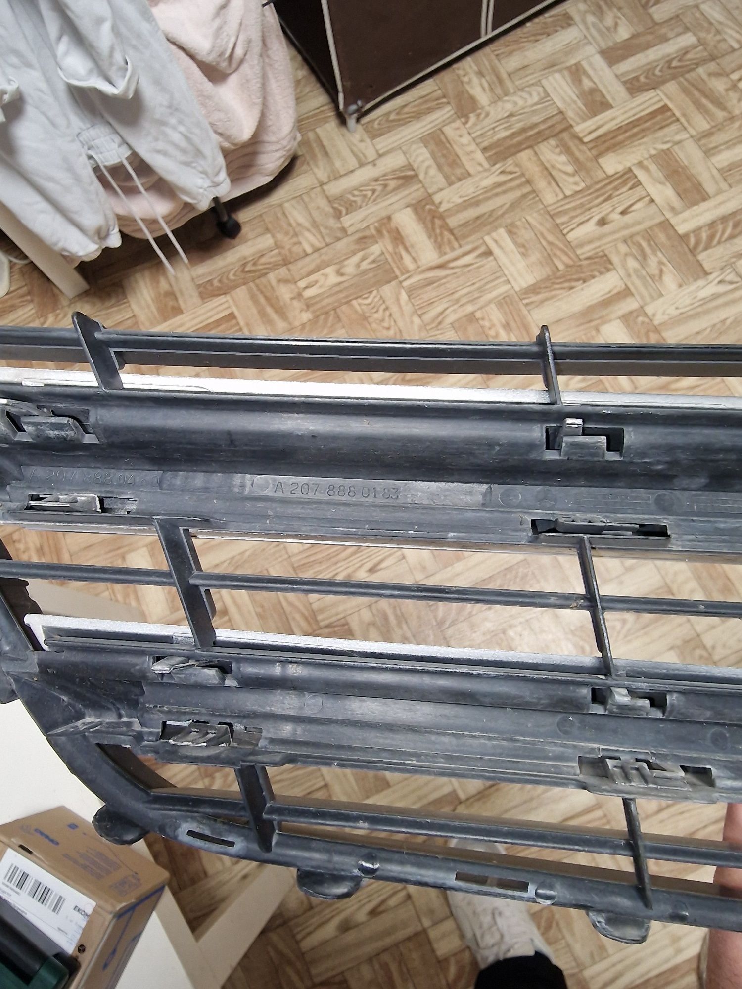 Решетка мерцедес Е-класа купе  mercedes c207 W207 A207