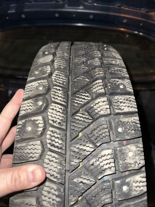 185/65/15 с шипами Виатти 1 штук