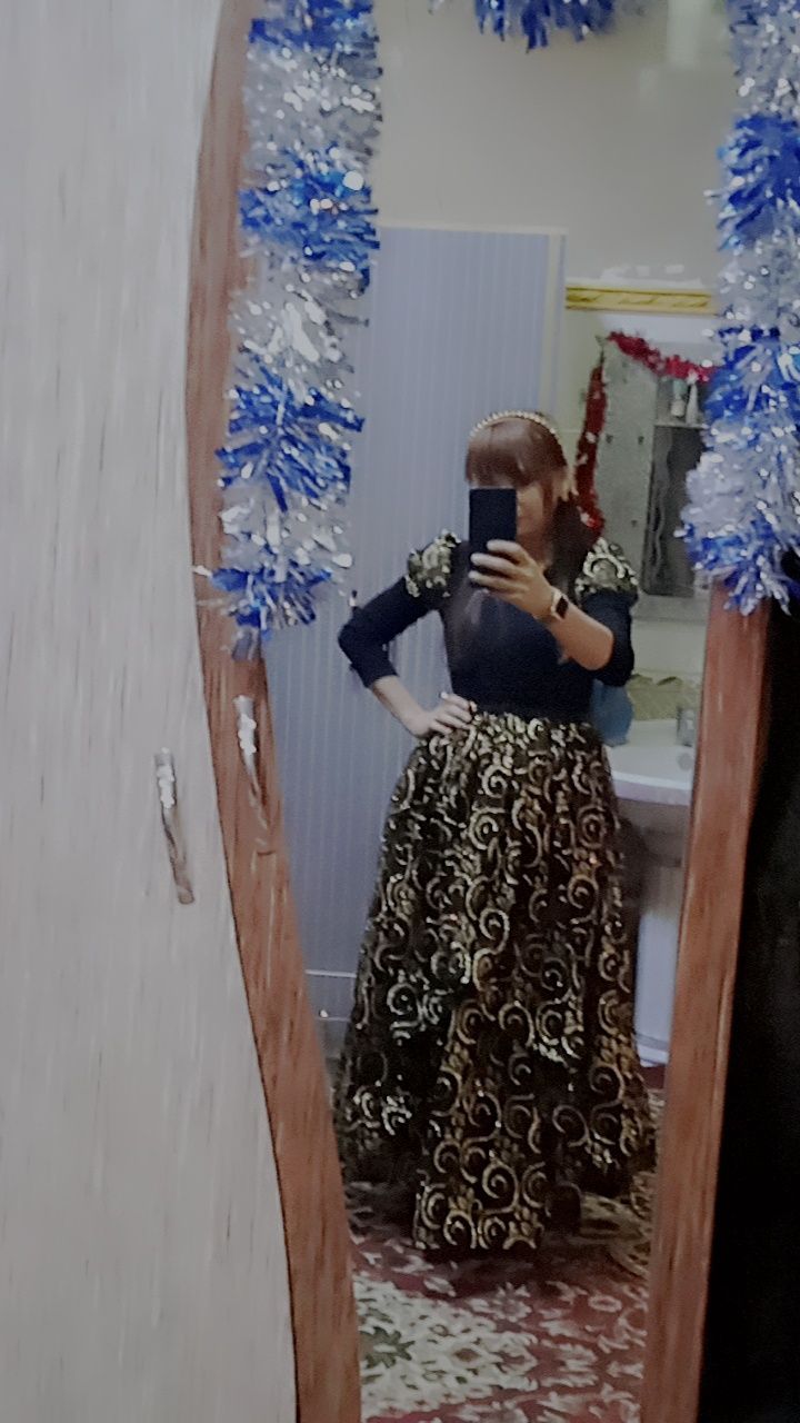 Vecherni koylak faqat bir marta kiyilgan