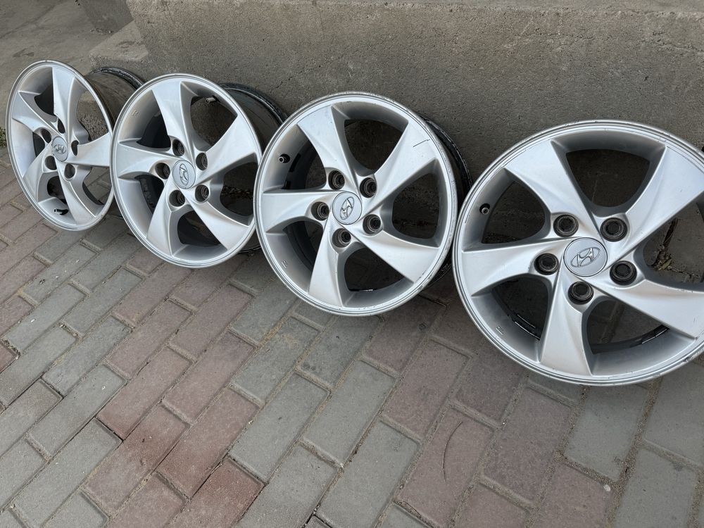 Продам титановые диски на Елантру