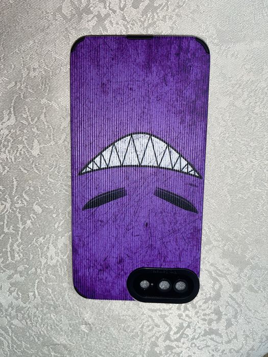 Vând doua huse pentru iphone 8