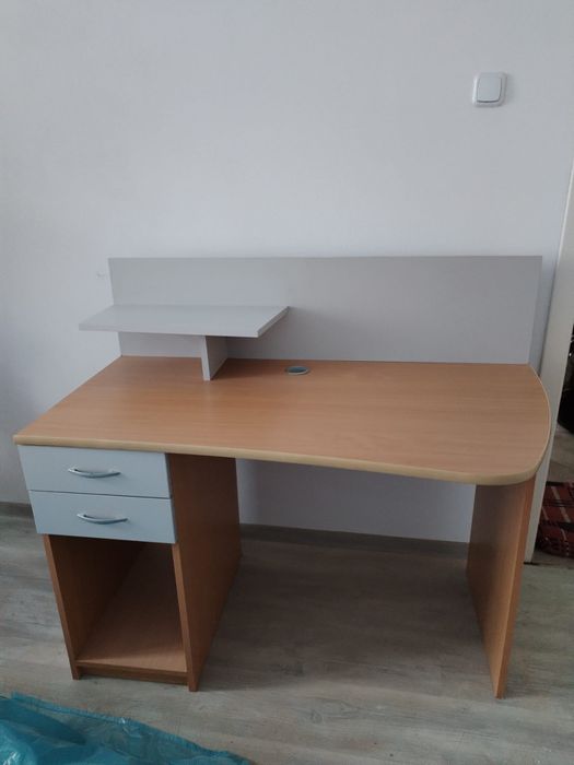 De vânzare următoarele