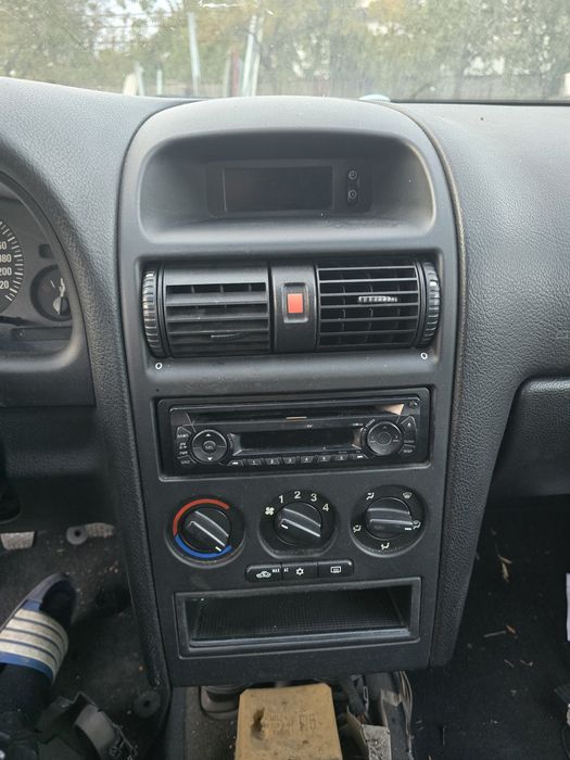 Consola centrala bord Opel Astra G culoare neagra