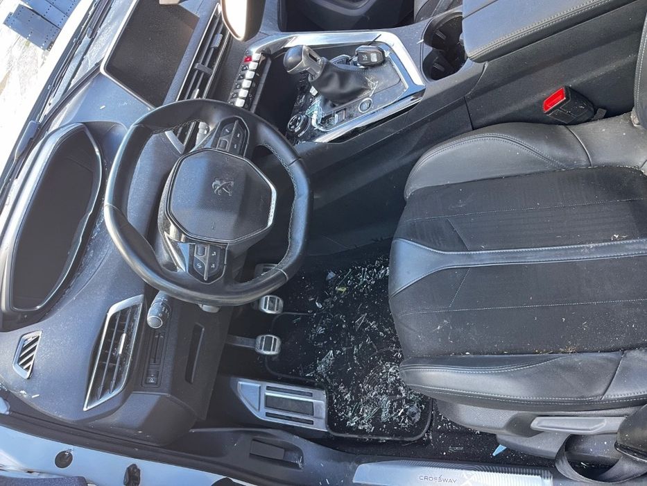 Peugeot 3008 / 1.2 131 hp 2019 на части