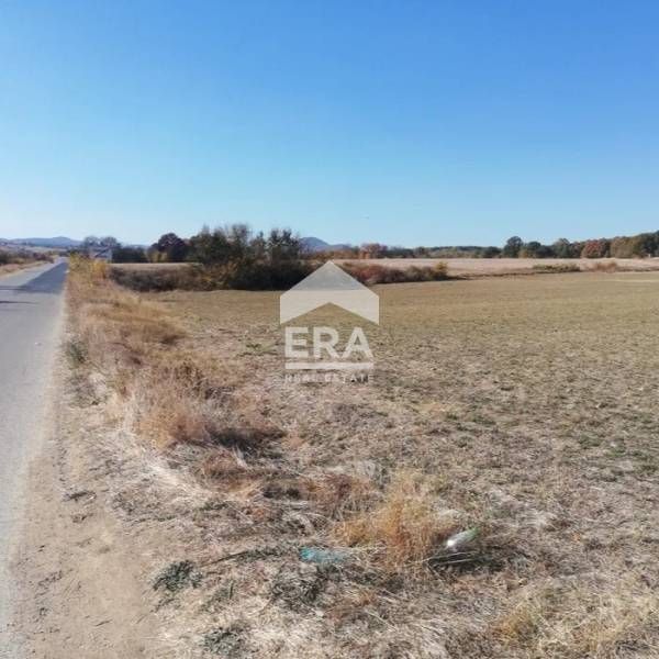 Апетитен парцел в село Орлово