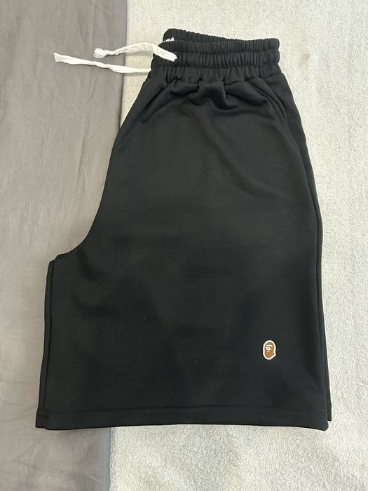 Чисто нови къси гащи на bape (logo)