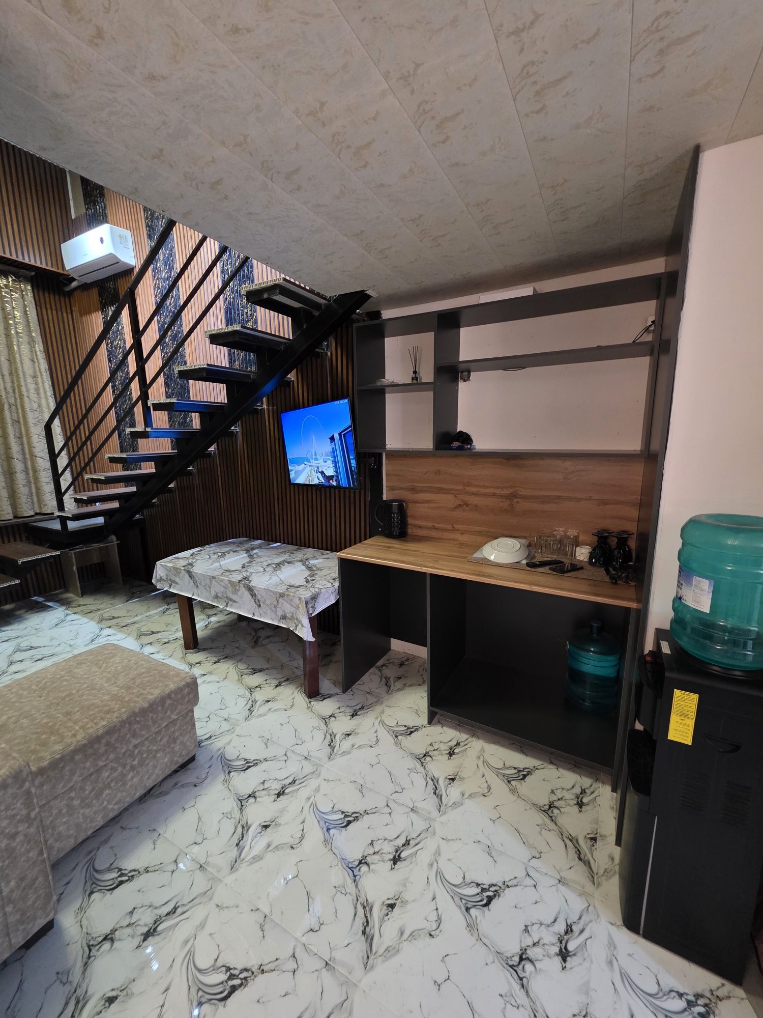 Daily for rent penthouse in Tashkent. Not far from the Airport