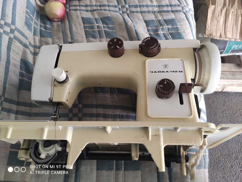 Швейная машинка Чайка 142М