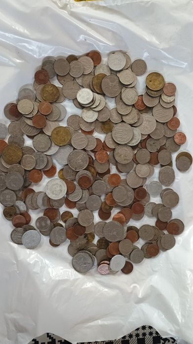 Monede vechi, de minimum 35 de ani