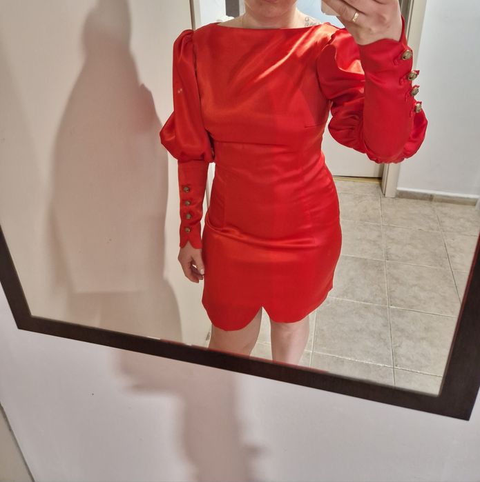 Рокля с буфан ръкав