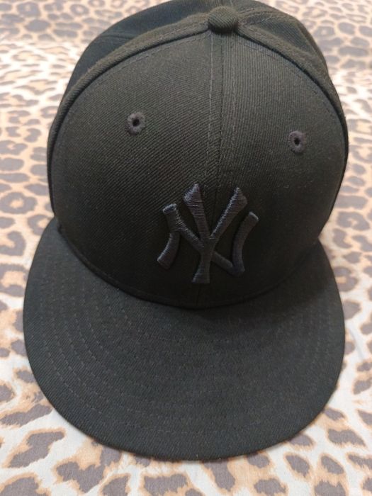 Vînd Șapcă NY mărimea 57,7 cm