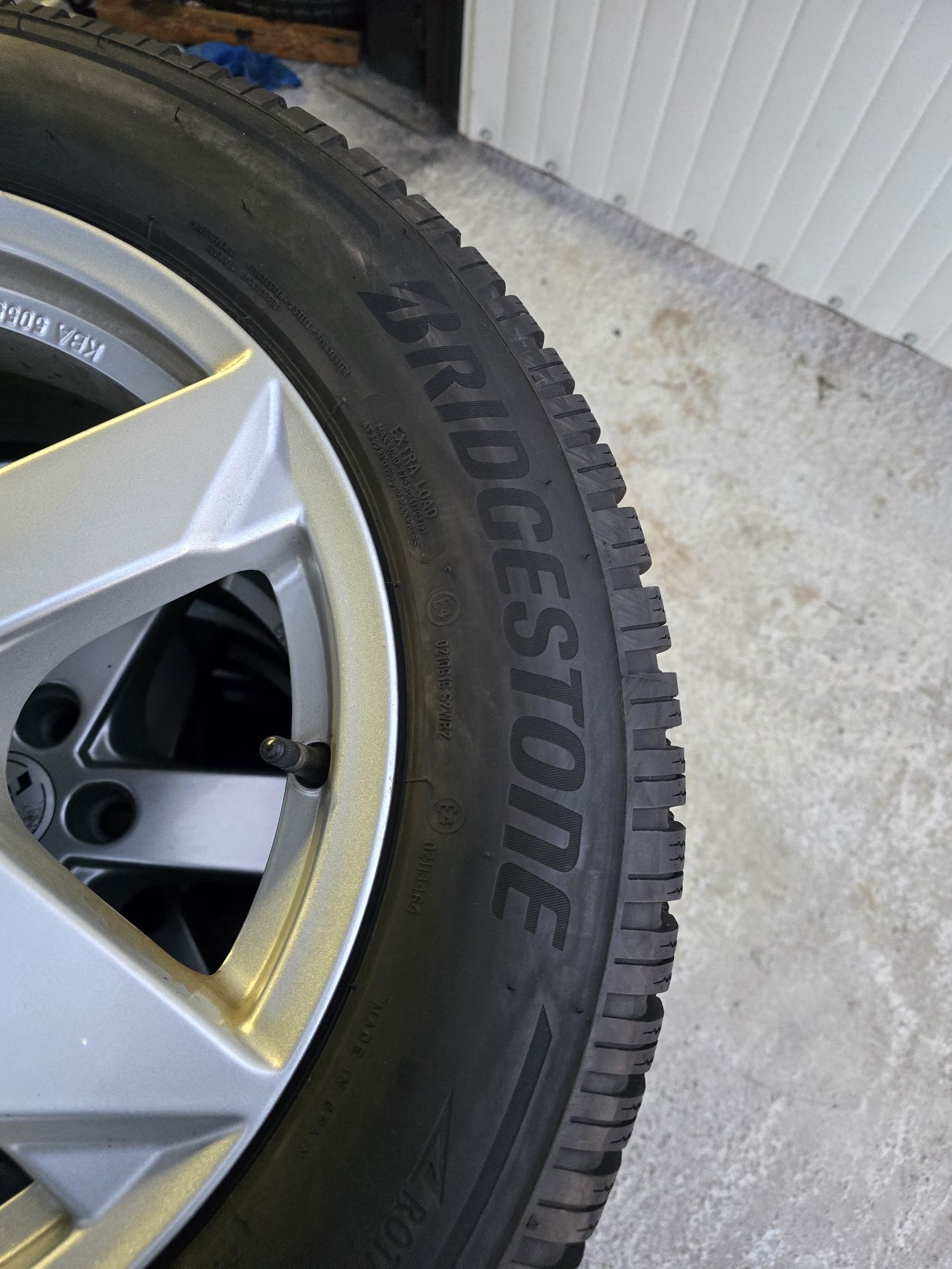 4 Броя 215/60/16 Bridgestone 2x8,5mm 2x7,5mm 2022dot