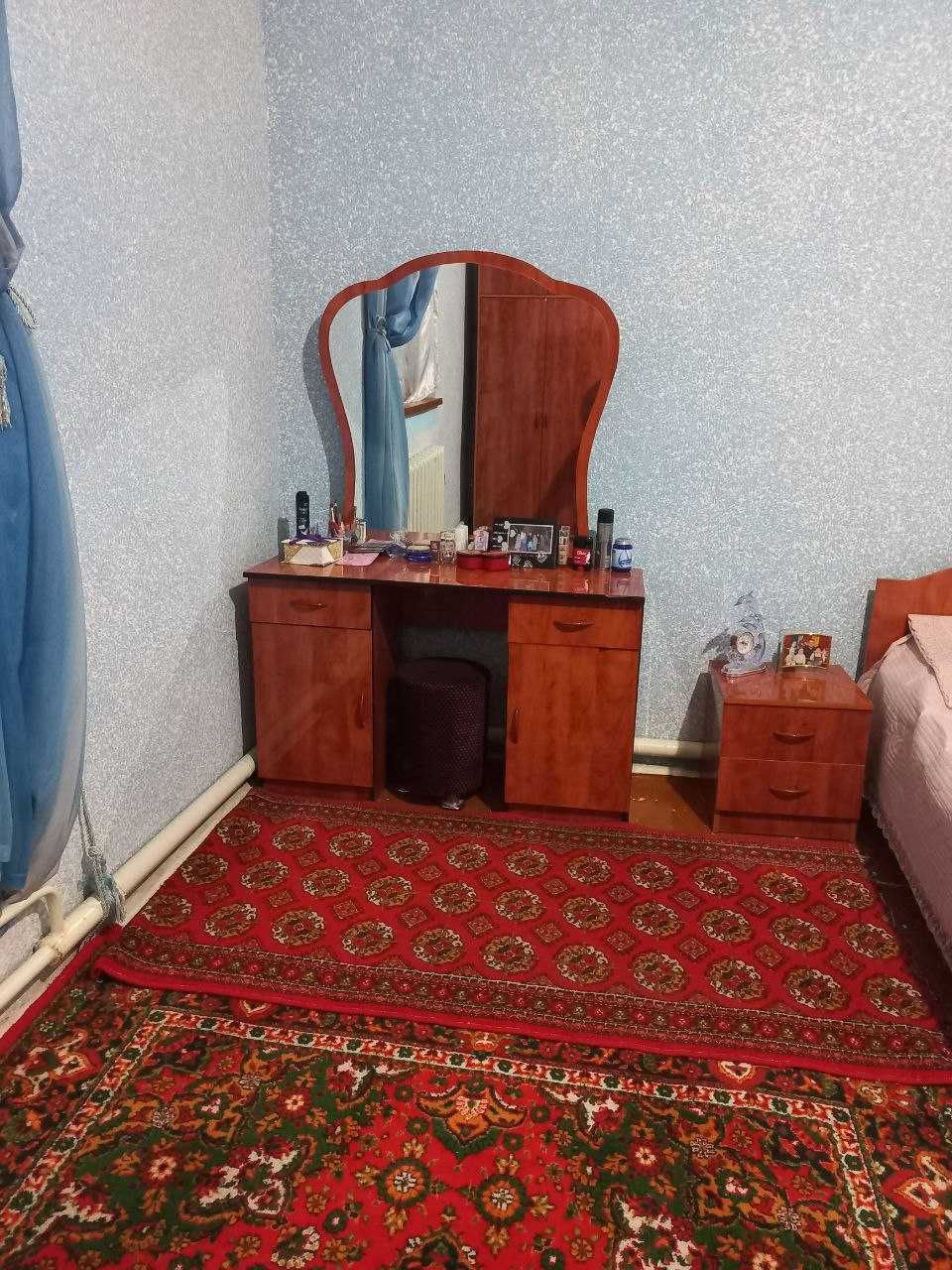 Spalni garnitur sotiladi