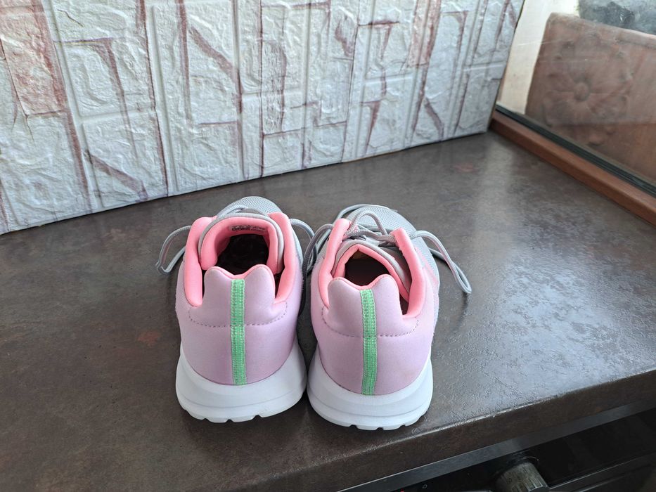 детски маратонки Adidas,кецове,спортни обувки,адидас,№35
