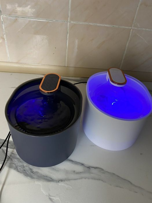 Поилка с подсветкой. Автоматическая поилка для кошек.