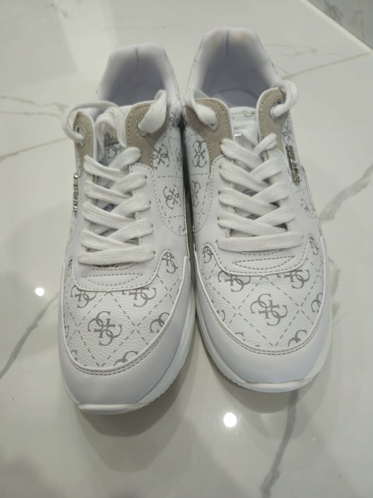 Маратонки guess moxea12