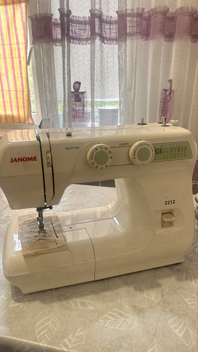 Швейная машинка Janome