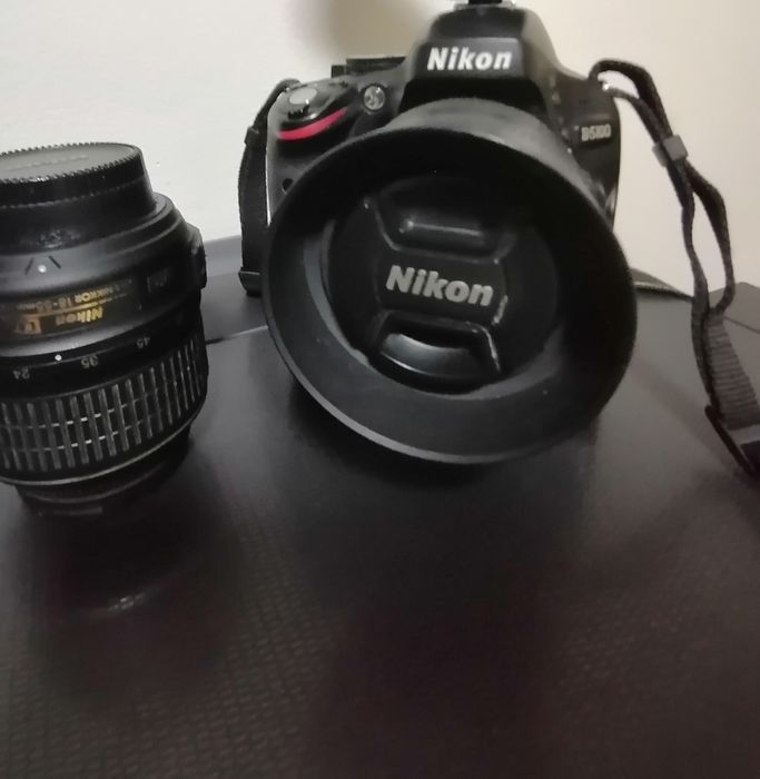 Vând sau schimb Nikon D5100 DSLR