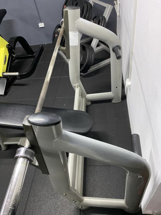 Banca declinata de piept